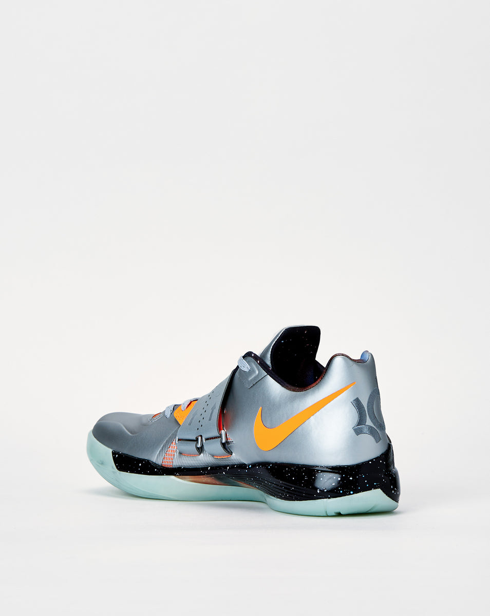 KD IV â Xhibition