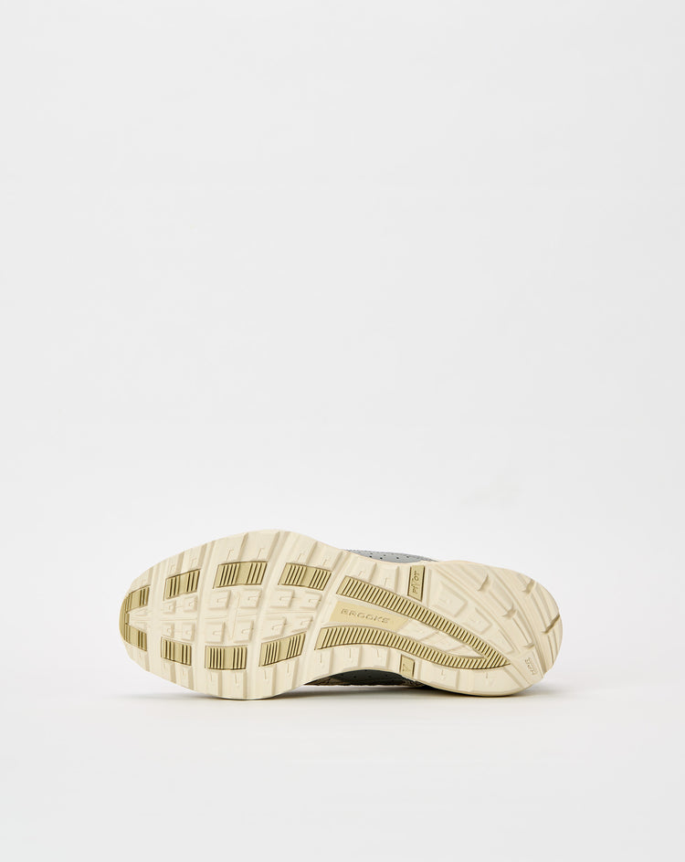 Brooks Cascadia 1 - XHIBITION