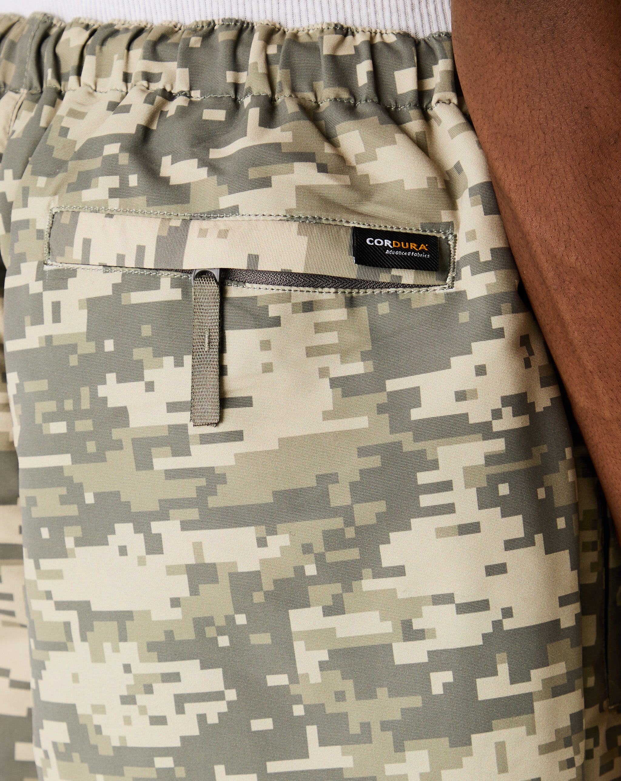 【未使用】DESEAT CAMOUFLAGE PATTERN TROUSERS CAMO HQ - Serbian Oak Leaf Woodland CAMO unisex wide-leg pants