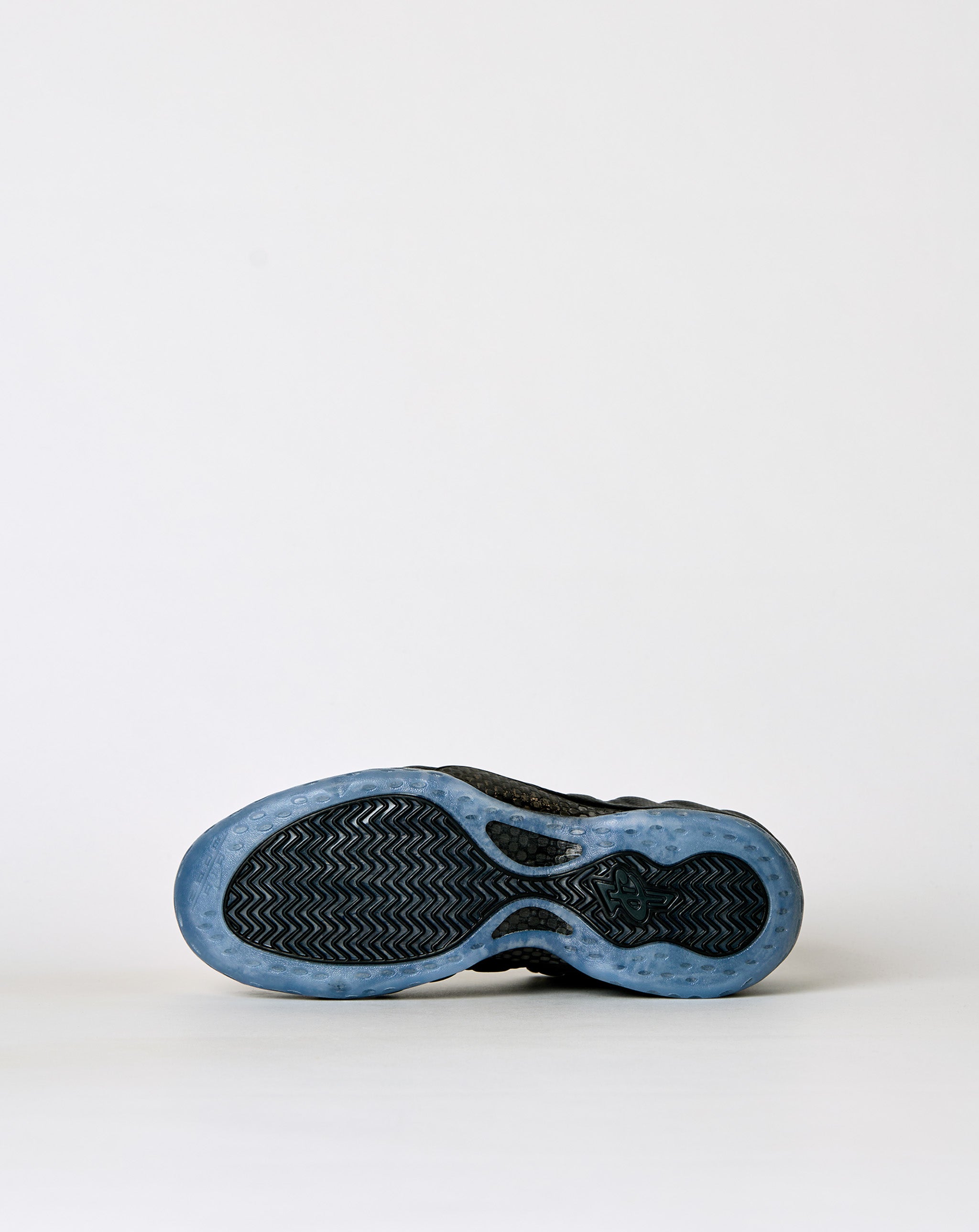 Nike Air Foamposite One 'Carbon Fiber' - XHIBITION