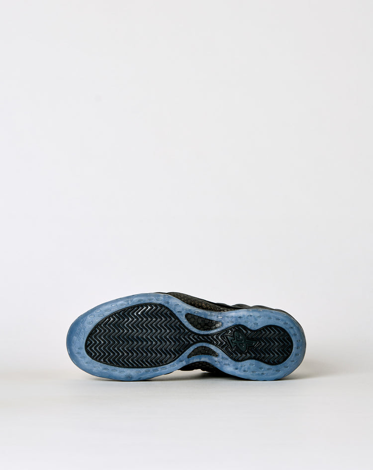 Nike Air Foamposite One 'Carbon Fiber' - XHIBITION
