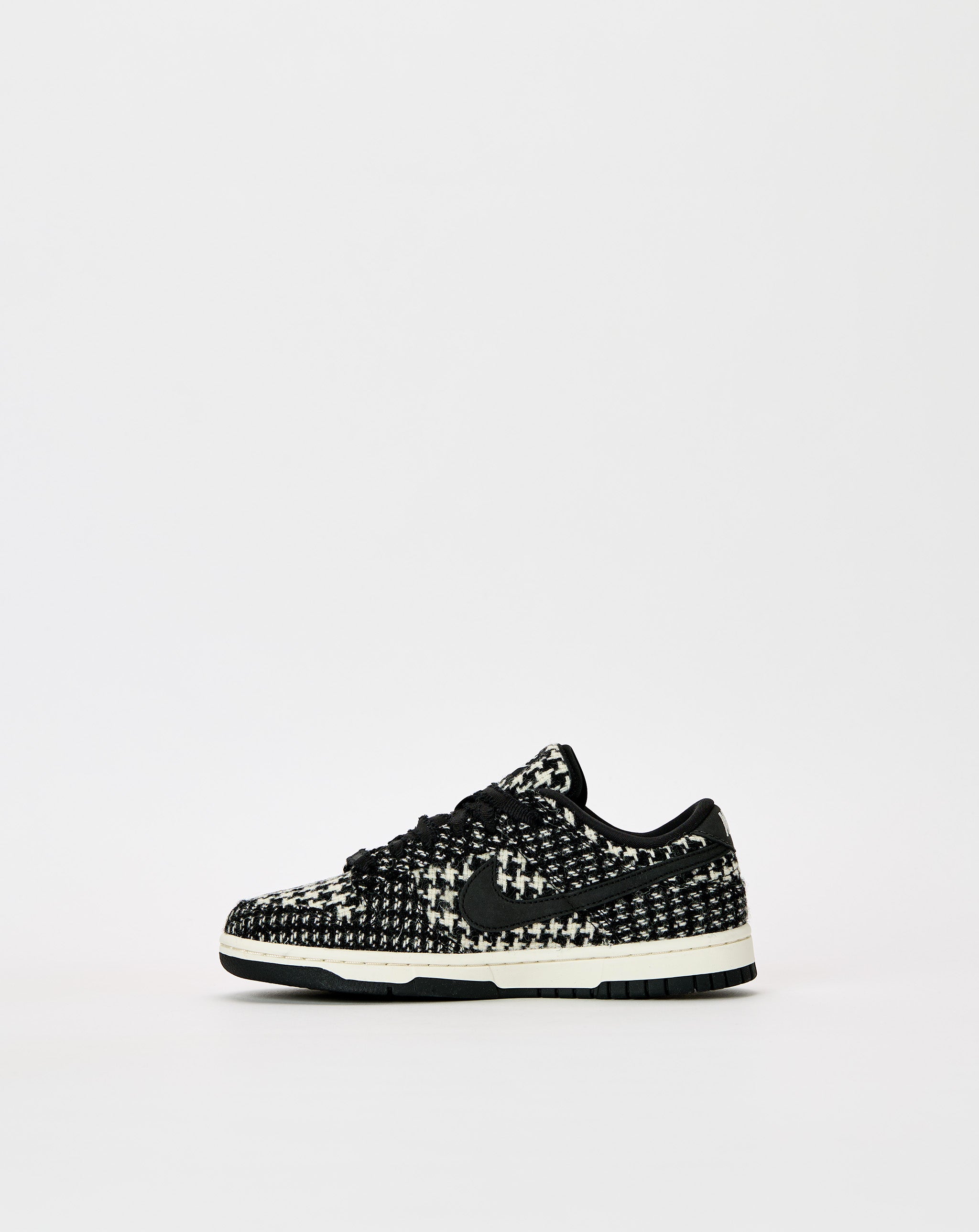 Harris Tweed × Nike Women's Dunk Low Nike Women's Dunk Low X Harris Tweed Sneaker | Urban Outfitters