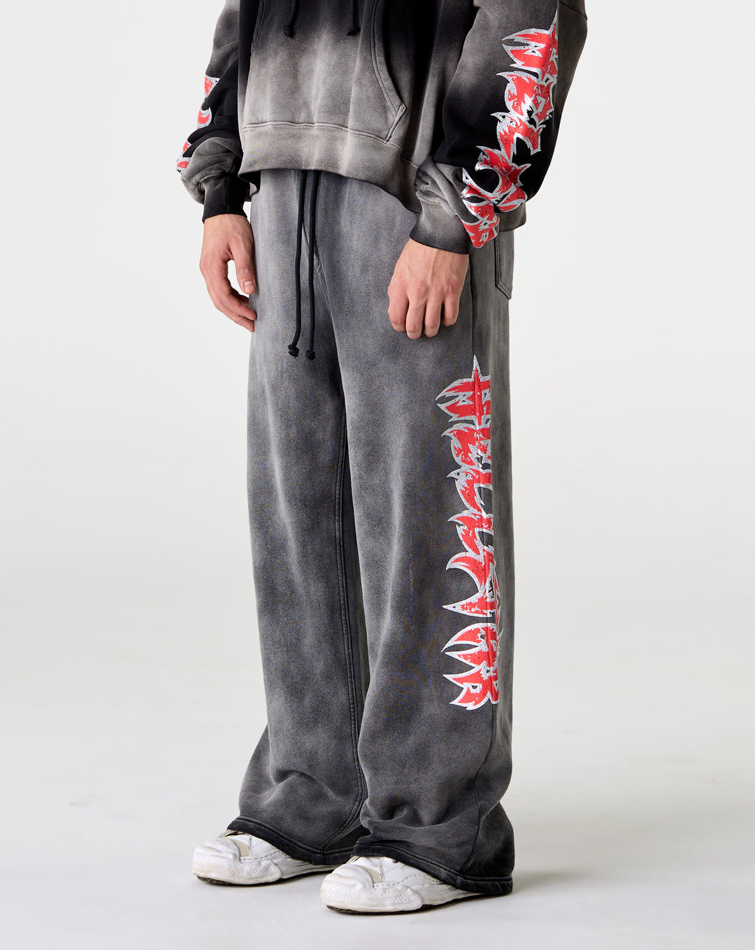 Hellstar Stars Shine Graffiti Sweatpants - XHIBITION