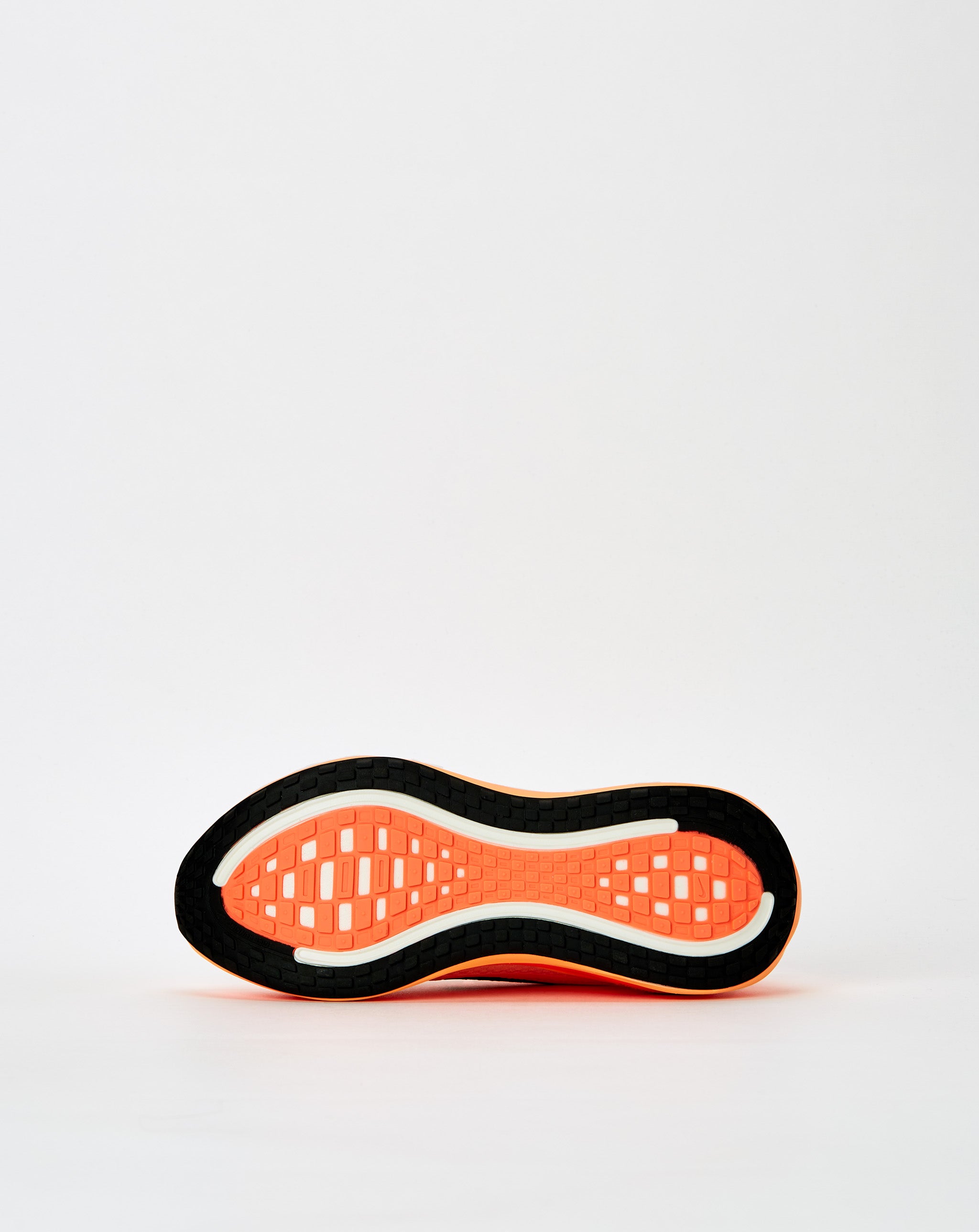 Vomero Plus – Xhibition