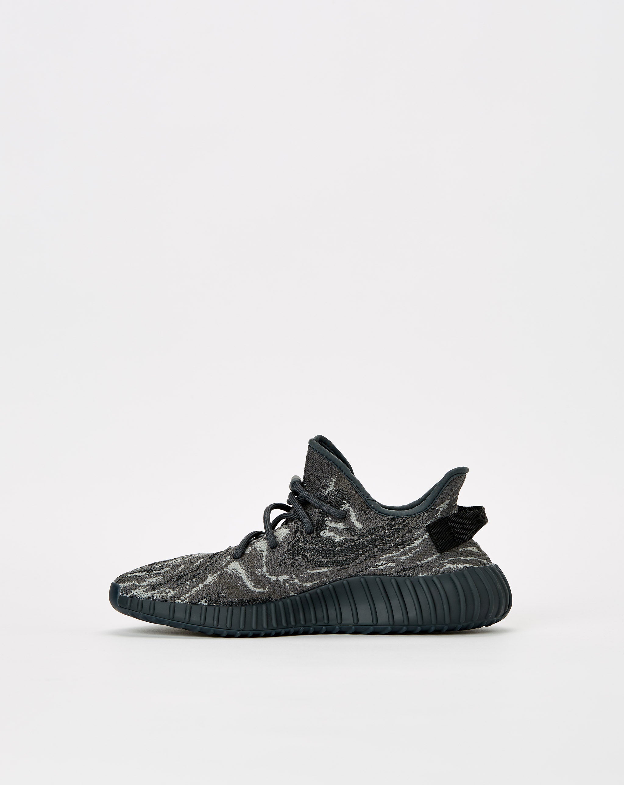 yeezy static in dark
